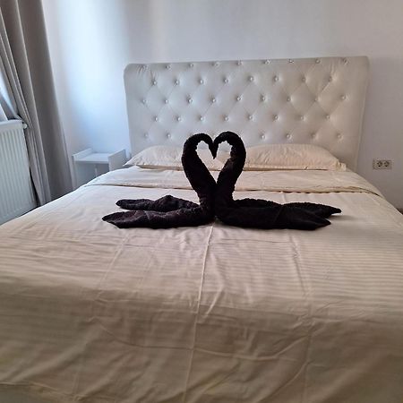Luxury Daniel Apartament Residence Militari Roşu Exteriér fotografie