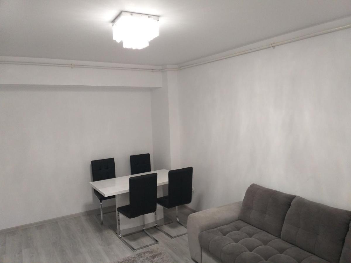 Luxury Daniel Apartament Residence Militari Roşu Exteriér fotografie