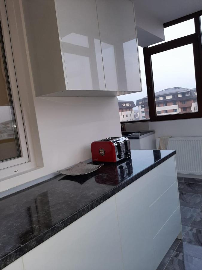 Luxury Daniel Apartament Residence Militari Roşu Exteriér fotografie