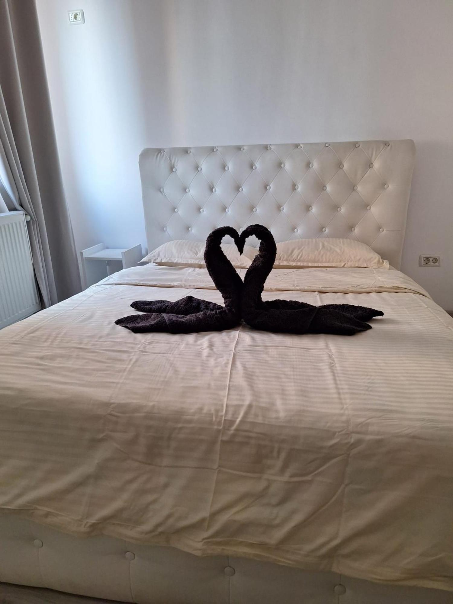 Luxury Daniel Apartament Residence Militari Roşu Exteriér fotografie